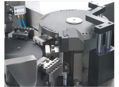 Máquina de enchimento de cápsulas de óleo líquido de tamanho 3 de alta velocidade NJYF-300C